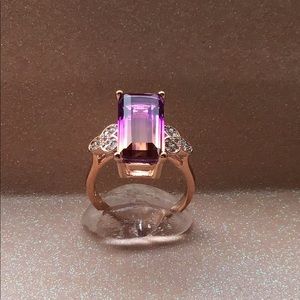 Simulated amatrine ring.